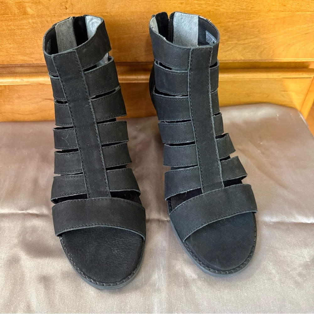 VIONIC HARLOW SIZE 7.5 BLACK SUEDE BOOT SANDAL OPEN TOE COMFORT